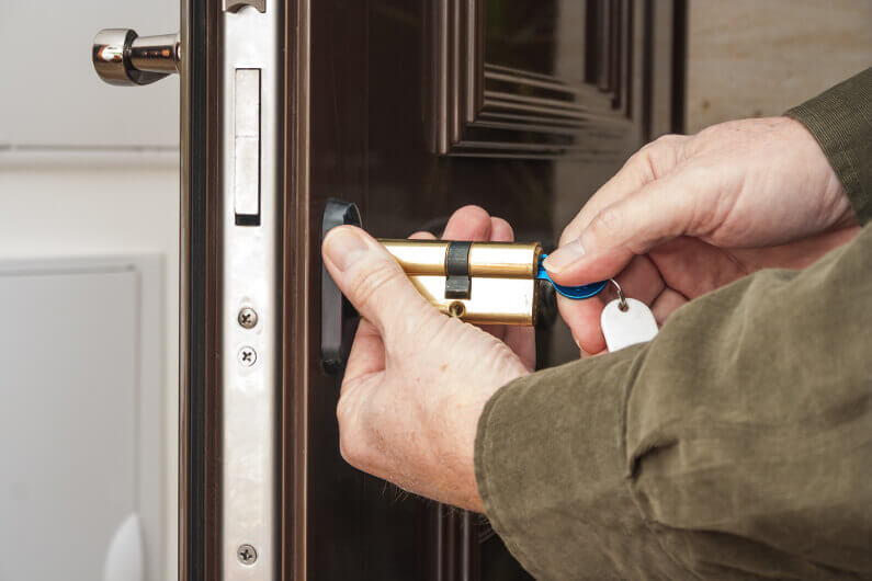 Questions to Ask Before Replacing a Deadbolt in Miami - My Locksmith  MiamiMy Locksmith Miami